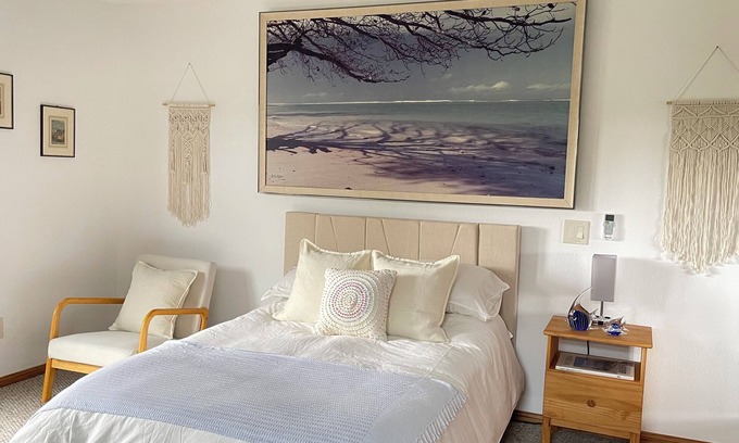Tierrasanta Cabaña | Charming studio casita with a HUGE private backyard, AC, walk-in closet