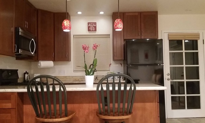 Rolando Village Cabaña | Charming Studio Cottage in fabulous San Diego with all amenities!