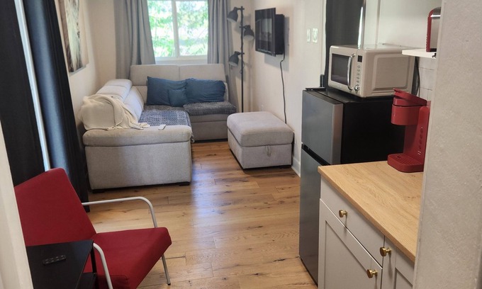 Spring Branch Apartamento | Charming studio in delightful Spring Branch for a quick, tranquil stay.