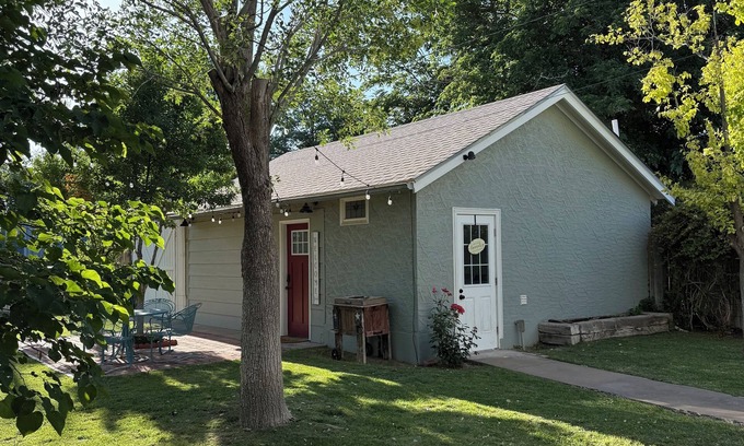 Roswell Apartamento | Charming studio in downtown Roswell, New Mexico.