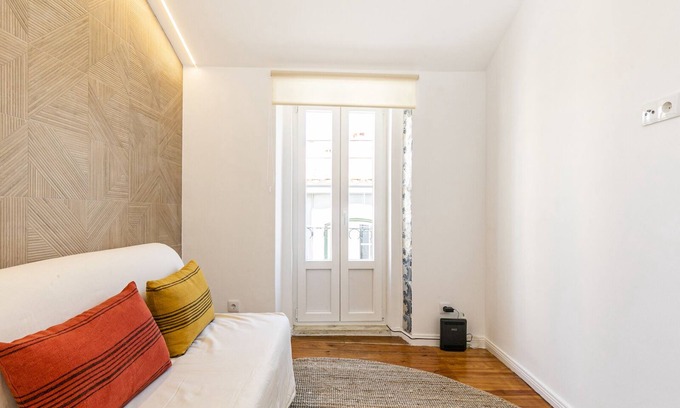 Alfama Apartamento | Charming Studio in Graça Overlooking the Tagus River