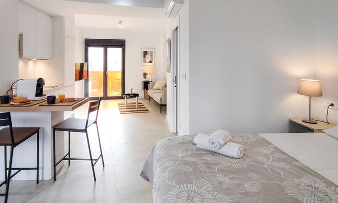 El Molinillo Apartamento | Encantador estudio en Málaga centro por Sharing Co.