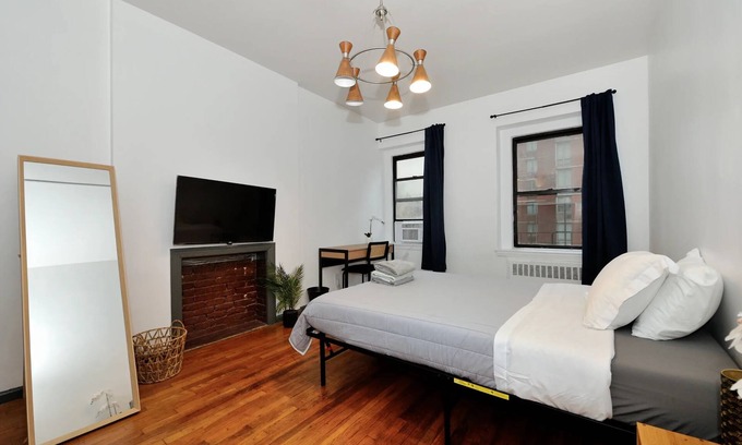 Hell's Kitchen Apartamento | Charming Studio in the Center of NYC!