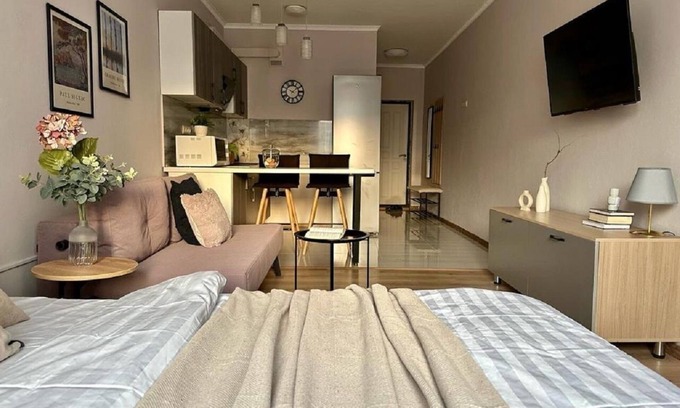 Almaty Apartamento | Charming studio Merenga in wonderful Almaty with WiFi, AC