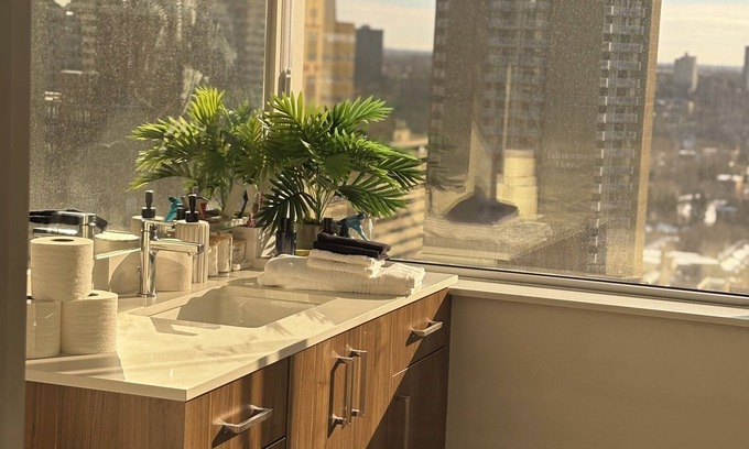 Downtown Edmonton Apartamento | Charming Studio Retreat in the Heart of Downtown – Perfect for City Explorers