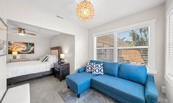 Orlando Beach Condominio | Charming Studio Suite W/ Private beach access, Fire Pit, & BBQ Grills