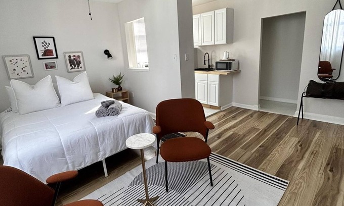 Point Breeze Apartamento | Charming studio with AC and WiFi in superb Philadelphia