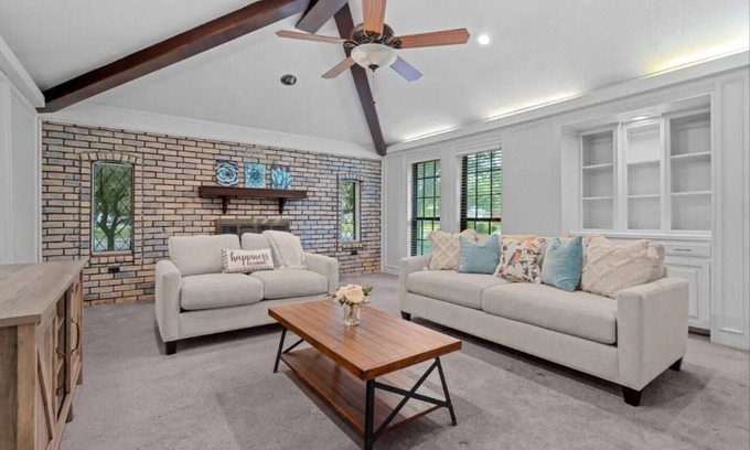 Allen Casa | Charming Stylish 4-bedroom house with in serene Allen