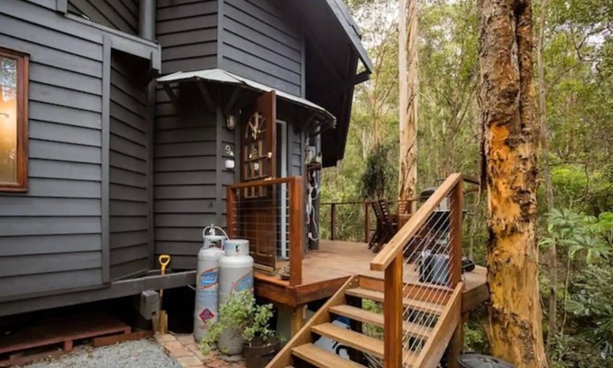 Wongawallan Chalet De Esquí | Charming Suite: 1-Bedroom Nature Getaway, with private hiking trails