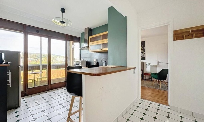 Chamalieres Apartamento | Charming T2 with Balcony and Garage