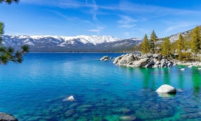 Al Tahoe Casa | Charming Tahoe Retreat - Hot Tub & Walk to Lake!