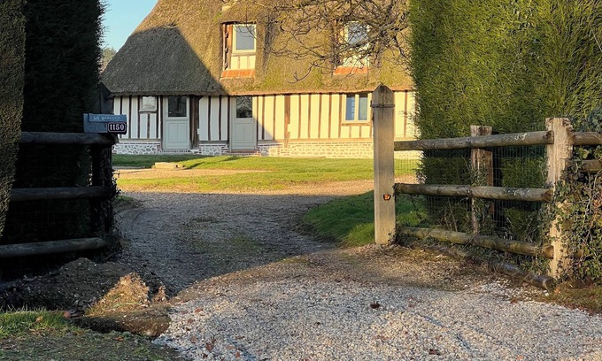 Fierville-les-Parcs Casa | Charming thatched cottage