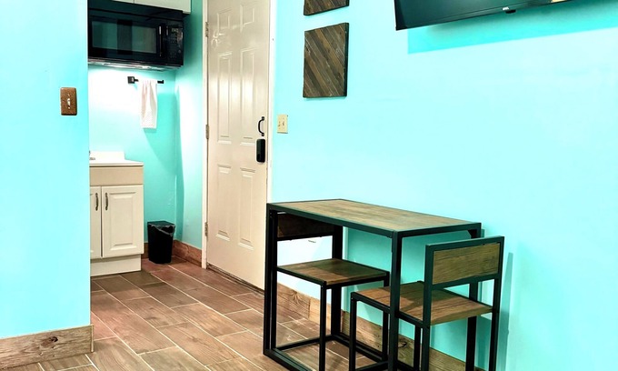 Parkton Casa | Charming tiny house right off 95; rural paradise next to equestrian center