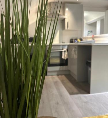 Hedon Apartamento | Charming Town Retreat