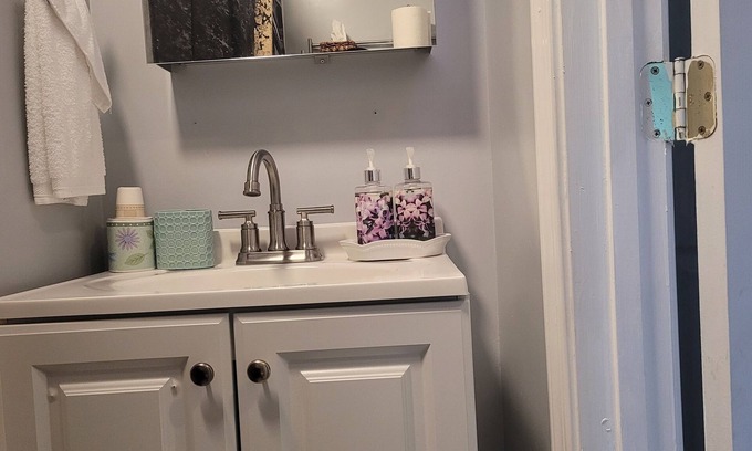 Manassas Casa | Charming townhome with all conveniences available in Manassas