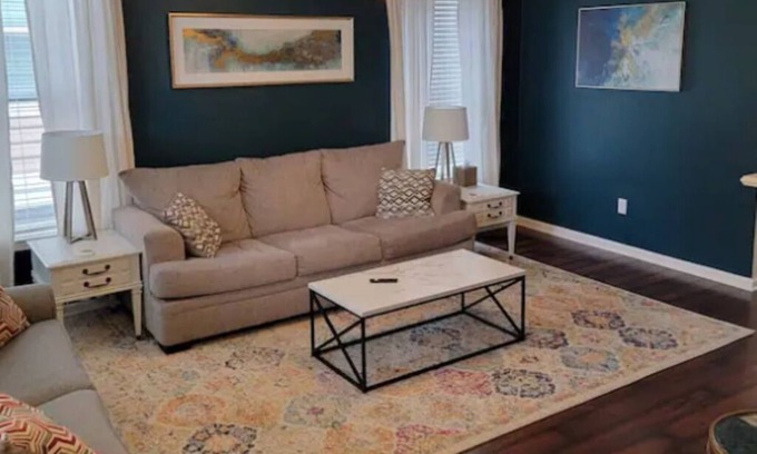 Mann Casa | Charming Townhouse Near Downtown Iowa City