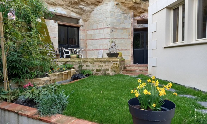 Chenehutte-Treves-Cunault Casa | Charming troglodyte cottage