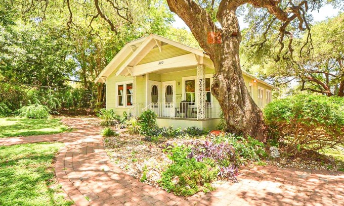 Travis Heights Casa | Charming Travis Heights Home
