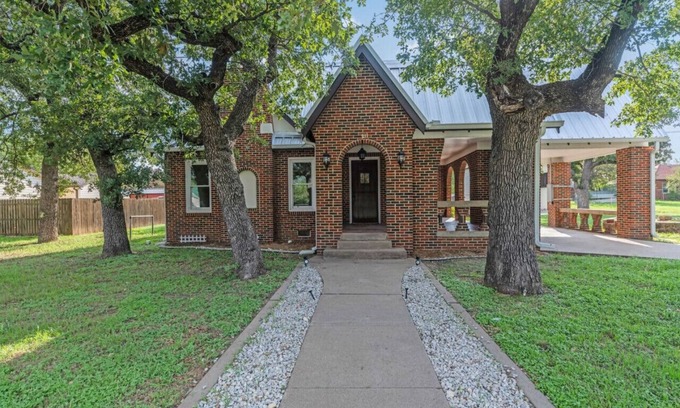 Mineral Wells Casa | Charming, Tudor Style Home Newly Renovated!