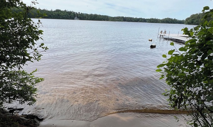 South Sanford Cabaña | Charming two bedroom lake cottage