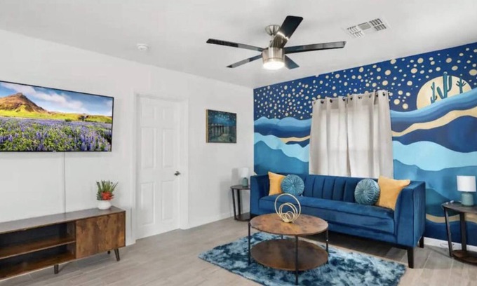 Governmental Mall Casa | 🏡 Charming Two-Bedroom Oasis in Downtown Phoenix! 🌞