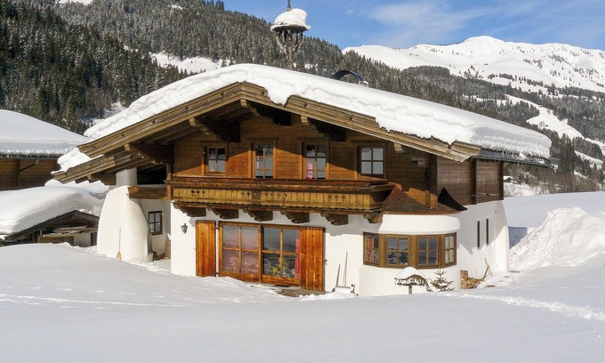 Kirchberg in Tirol Chalet De Esquí | Charming Tyrolean chalet, 100m to the ski bus
