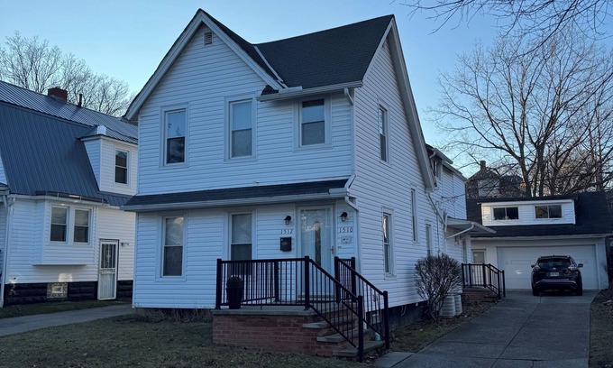 Lakewood Casa | Charming Updated 2-bedroom Lakewood Oasis