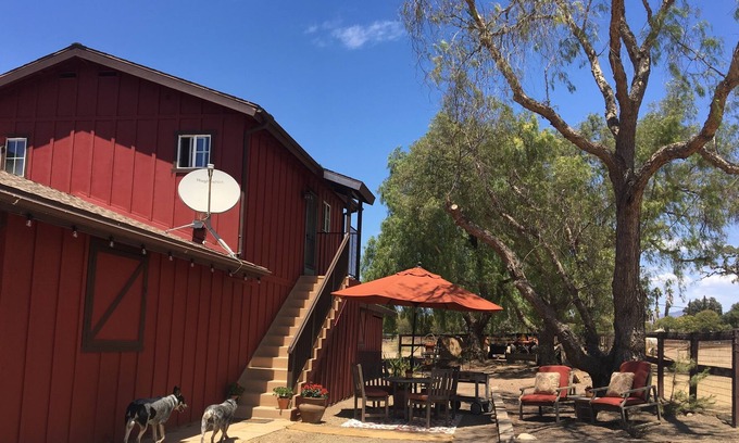 Santa Ynez Cabaña | Charming upstairs Cottage located in the heart of the valley