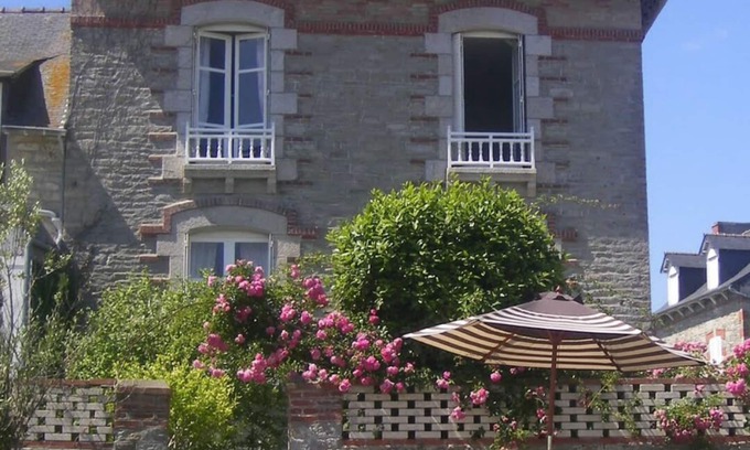 Saint-Cast-le-Guildo Villa | Encantadora villa con vistas al mar.
