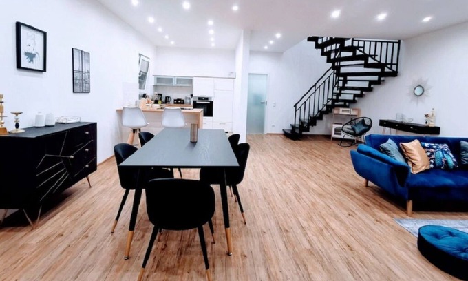 Schwandorf Casa | Encantadora casa de vacaciones "Ludwig der XVI" con Wi-Fi, terraza y jardín