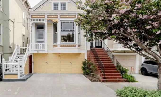 Hayes Valley Casa | Charming Victorian Oasis: Elegant & Spacious Haven