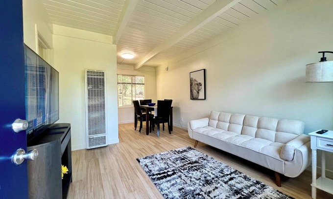 Belmont Cama Y Desayuno | Charming views & amenities!