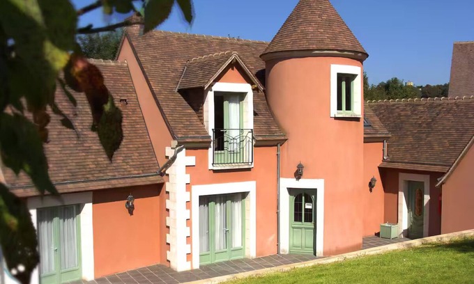 Belleme Casa | Charming villa for 9 people, facing the Bellême Golf Course – Nature & Comfort