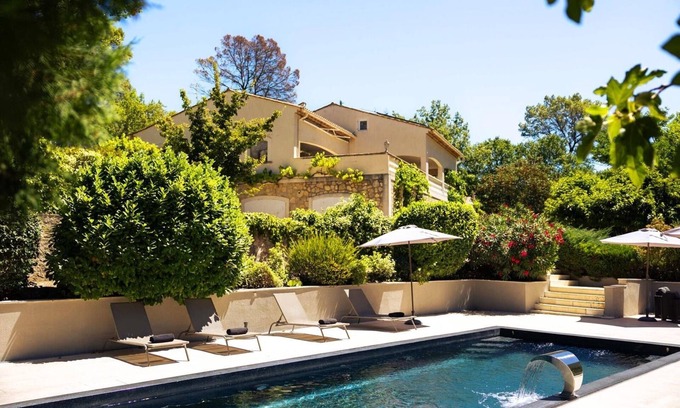 Tourrettes Villa | Encantadora villa en el sur de Francia con piscina privada y jardines