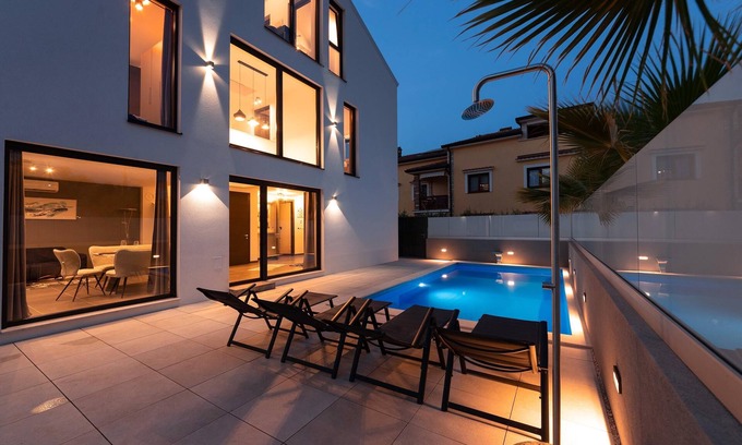 Funtana Villa | Charming Villa Magnifica with private pool for Families — 5 min from the beach!