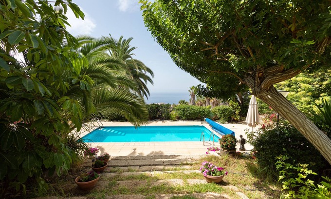 Adeje Villa | VILLA FANTASTICA PISCINA CLIMATIZADA PLAYA VISTAS AL MAR AC WIFI PREMIUM PARTNER