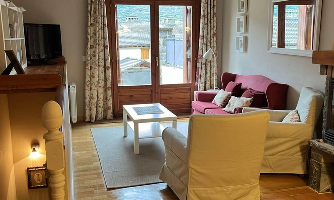 Villanua Casa | Villa conviviale à Villanúa, proche ski Astún/Candanchú, 3 chambres, parfait pour les familles