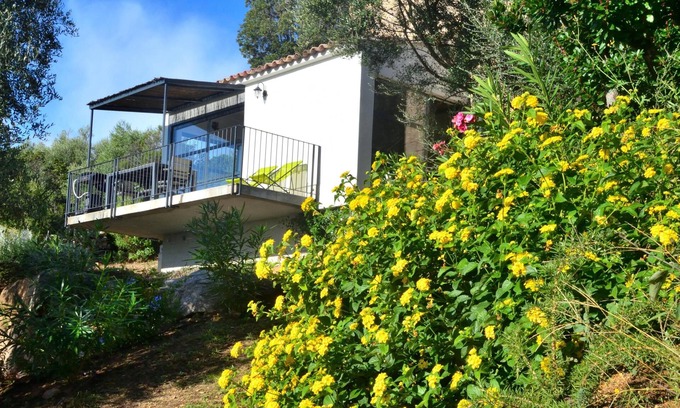 Porto-Vecchio Casa | Encantadora villa en Porto-Vecchio vista al mar con piscina climatizada