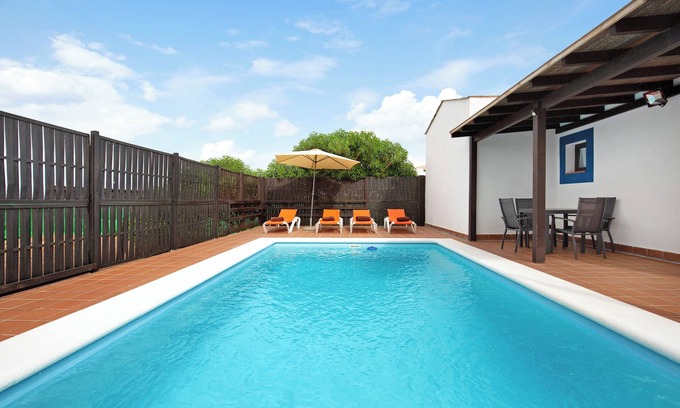 Villaverde Villa | Encantadora villa "Susana" con vistas a la montaña, jardín, terraza y piscina