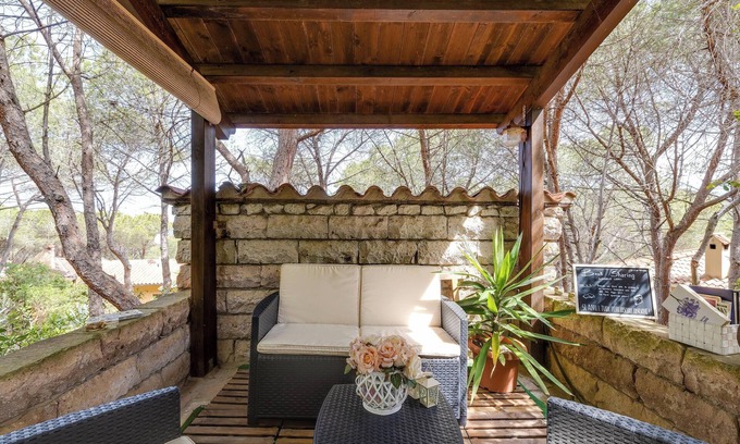 Narbolia Casa | Encantadora "Villa Viola" cerca de la playa con vistas al mar, terraza y jardín