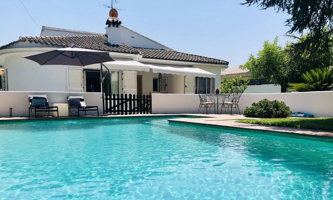 La Pobla de Vallbona Villa | Encantadora villa con piscina privada