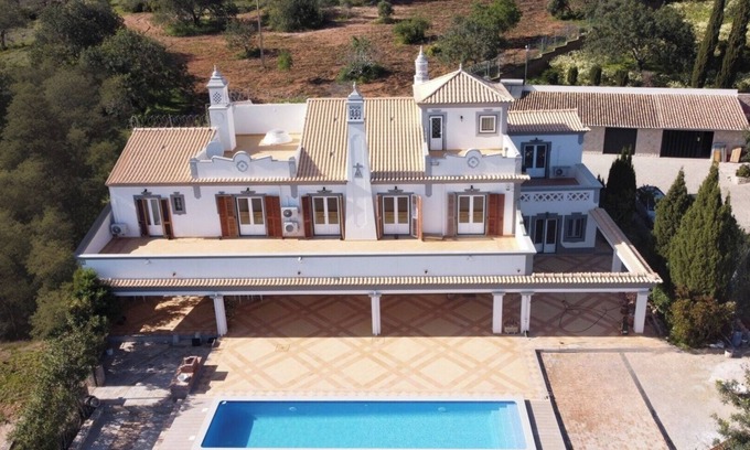 Boliqueime Apartamento | Charming Villa with Pool in the Heart of Nature