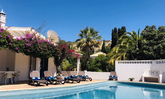 Praia da Luz Villa | Villa exclusiva con piscina climatizada cerca de Sandy Beach, senderismo, golf y bodegas