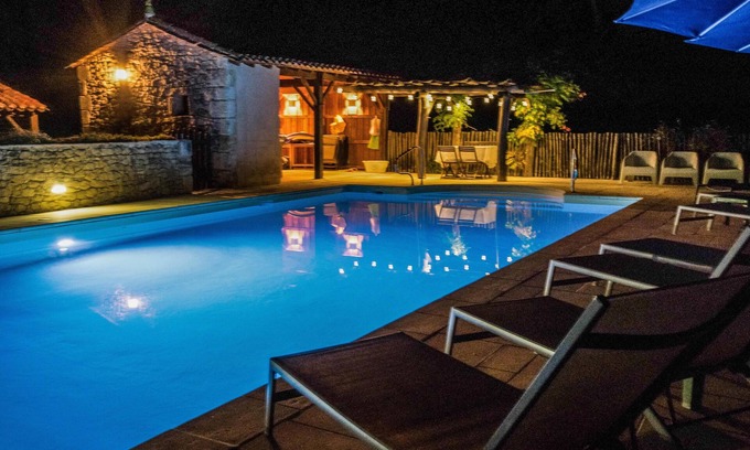 Issac Casa | Charming villa with shared pool