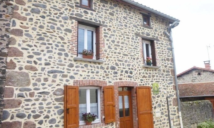 Mazeyrat-Aurouze Cabaña | Casa rural renovada con jardín, cerca de Chavaniac-Lafayette y Langeac