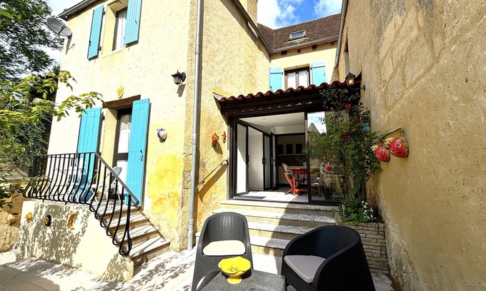 Saint-Cyprien Casa | CASA CON ENCANTO CON PATIO PRIVADO EN EL PUEBLO MEDIEVAL DE SAN CHIPRE