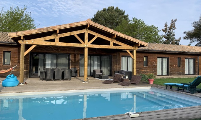 Saint-Michel-Escalus Casa | CASA DE MADERA CON ENCANTO EN UN NIVEL