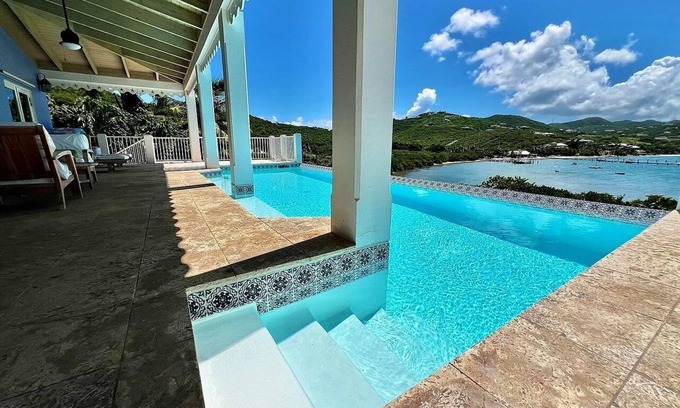 Slob Villa | Charming Waterfront Villa!