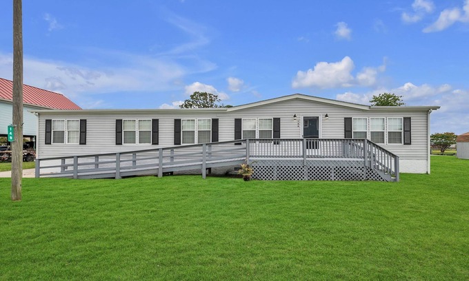 Grandy Casa | Charming waterfront 3-bedroom house