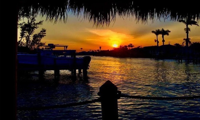 Burnt Store Casa | Charming Waterfront Vacation Home - Cape Coral, FL